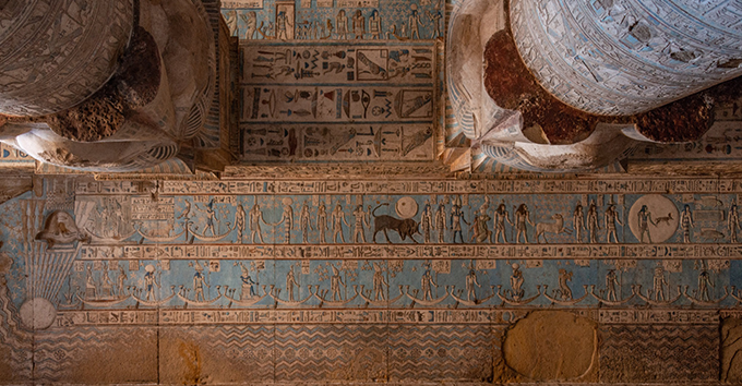 Osserva gli affreschi mozzafiato di Dendera!
