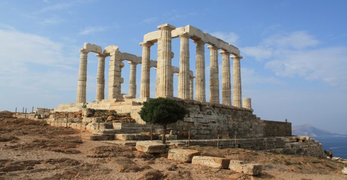 Nga Athina në tempullin e Poseidonit